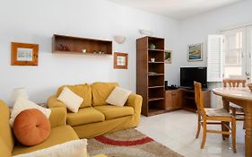 Modern 2Br Apartment Close To Sea, In The Heart Of Sliema
